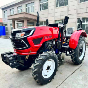 Máy kéo bánh lốp 704